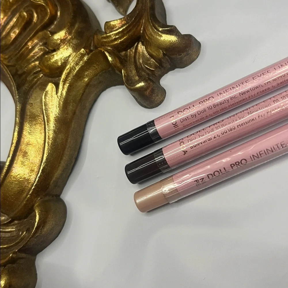 NEW Doll 10 Eyeliner Set